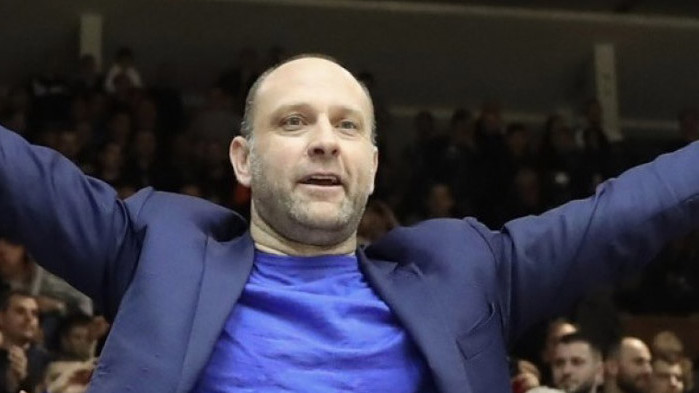 Кой проявява интерес към акциите на Тити?