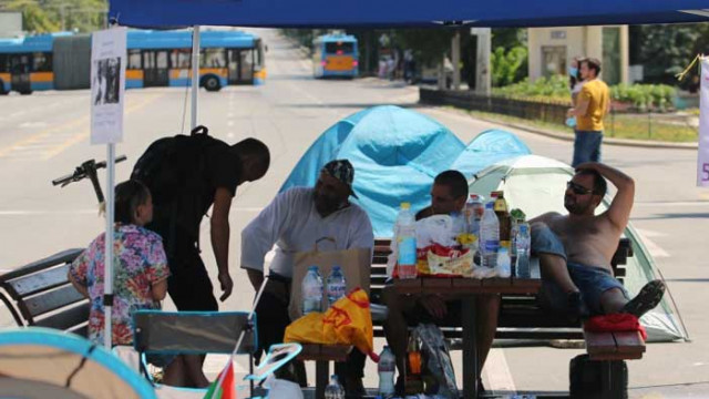 DW: Борисов няма да се оттегли заради 15 палатки. Точно обратното: сигурно им се радва