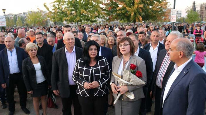 Във Враца: Запалиха „Лексус“-а на общинар от БСП, той подозира съпартиец