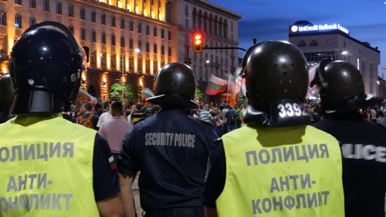 Полк. Занев: Без агресия на протестите