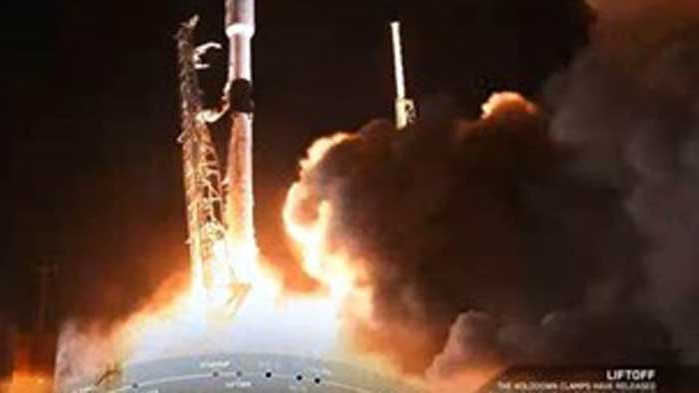 Екипажът на "Спейс Екс"се завръща на Земята