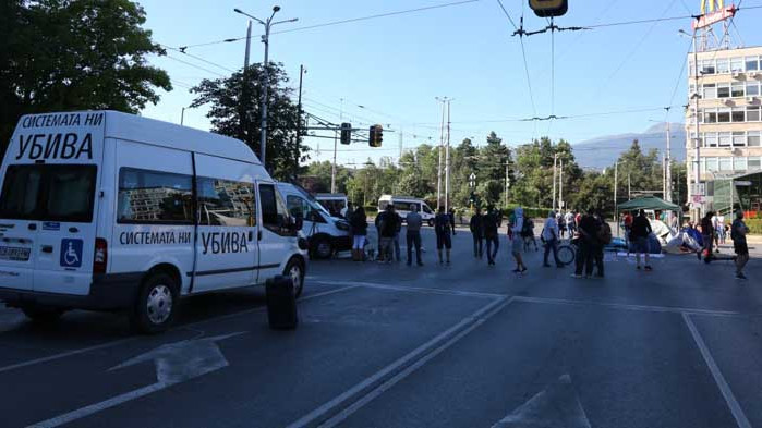 СДВР определи поведението на протестиращите снощи като провокация към полицията