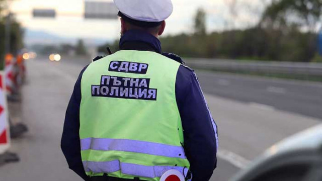 15 души от „Възраждане“ затвориха „Капитан Андреево“