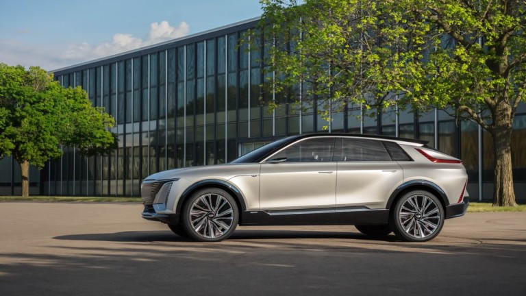 Cadillac представи свръхлуксозното електрическо SUV Lyriq, което обещава огромен пробег