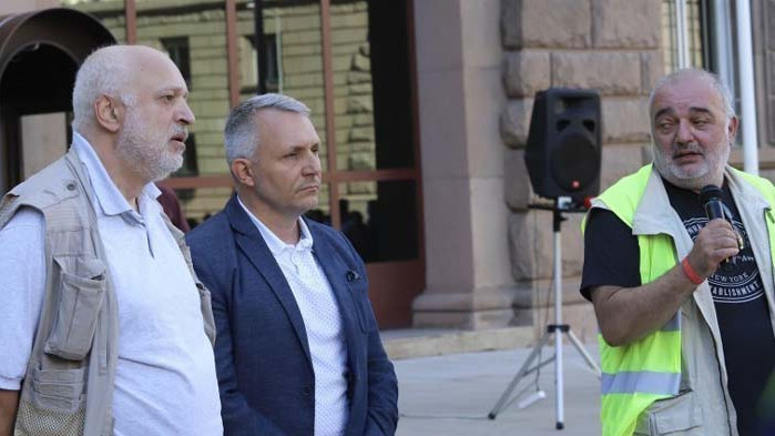 Хаджигенов си пусна банковата сметка за дарения