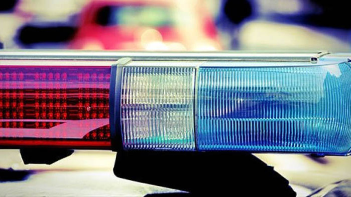 Вандали изпочупиха платна с послания за глухите в София