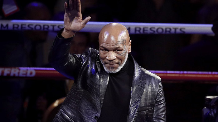 Отложиха за ноември демонстративния мач между Тайсън и Джоунс-младши