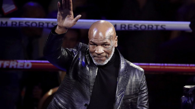 Отложиха за ноември демонстративния мач между Тайсън и Джоунс-младши