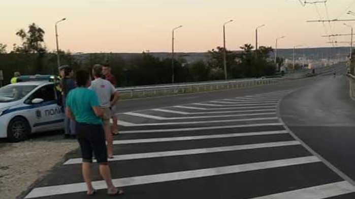 Шепа протестиращи лазят по нервите на изморени варненци