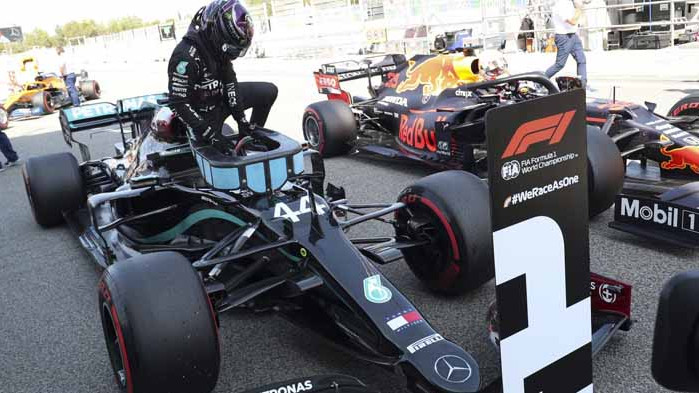 Хамилтън спечели квалификацията в Барселона