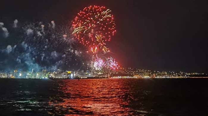 Красиви илюминации станаха кулминация в Деня на Варна (ВИДЕО)