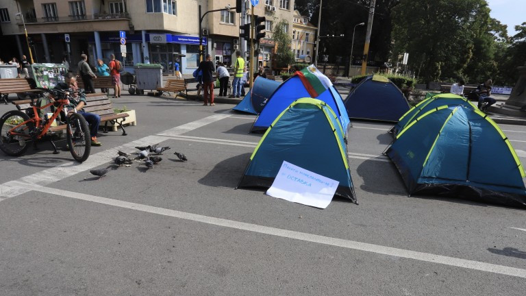 19-годишен нападнал с пистолет протестиращи на "Орлов мост"